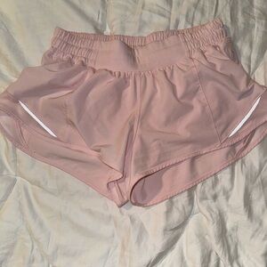 Lululemon Hotty Hot Low-Rise Lined Shorts 2.5” Size: 6